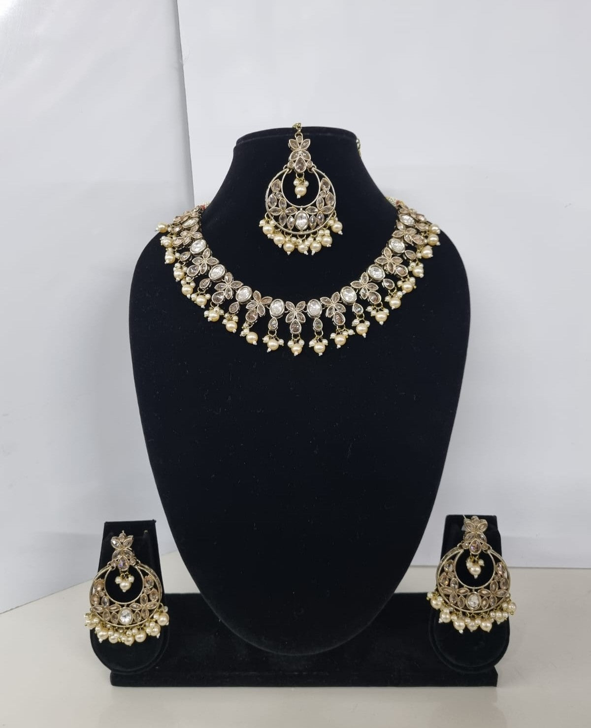 Handcrafted Floral Antique Gold Plated Necklace Set For woman